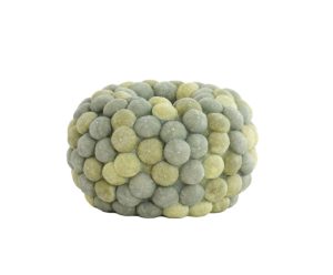 Декоративна ваза SEA URCHIN с релефна сферична текстура в зелени и сиви нюанси, вдъхновена от морски таралеж.